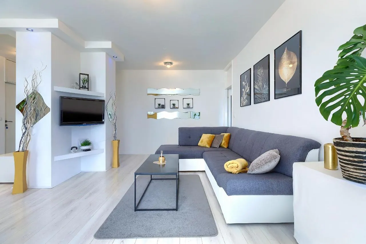Seny Gold Apartman